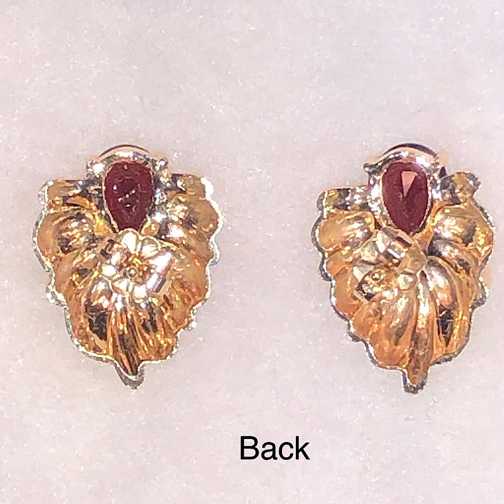 14k yellow gold garnet earrings - Picture 7 of 11